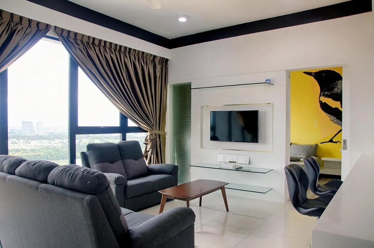 Holi Southkey Art Suite Johor Bahru 0*,